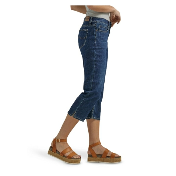 Plus size reg fit capri mid rise - Picture 3 of 3